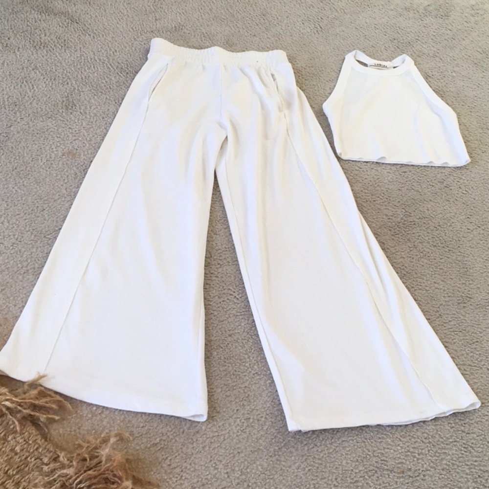 LA BIZ/“VANILLA LATTE”RIBBED HALTER & WIDE LEG PANTSw RIBBED SIDE PANEL/NEW